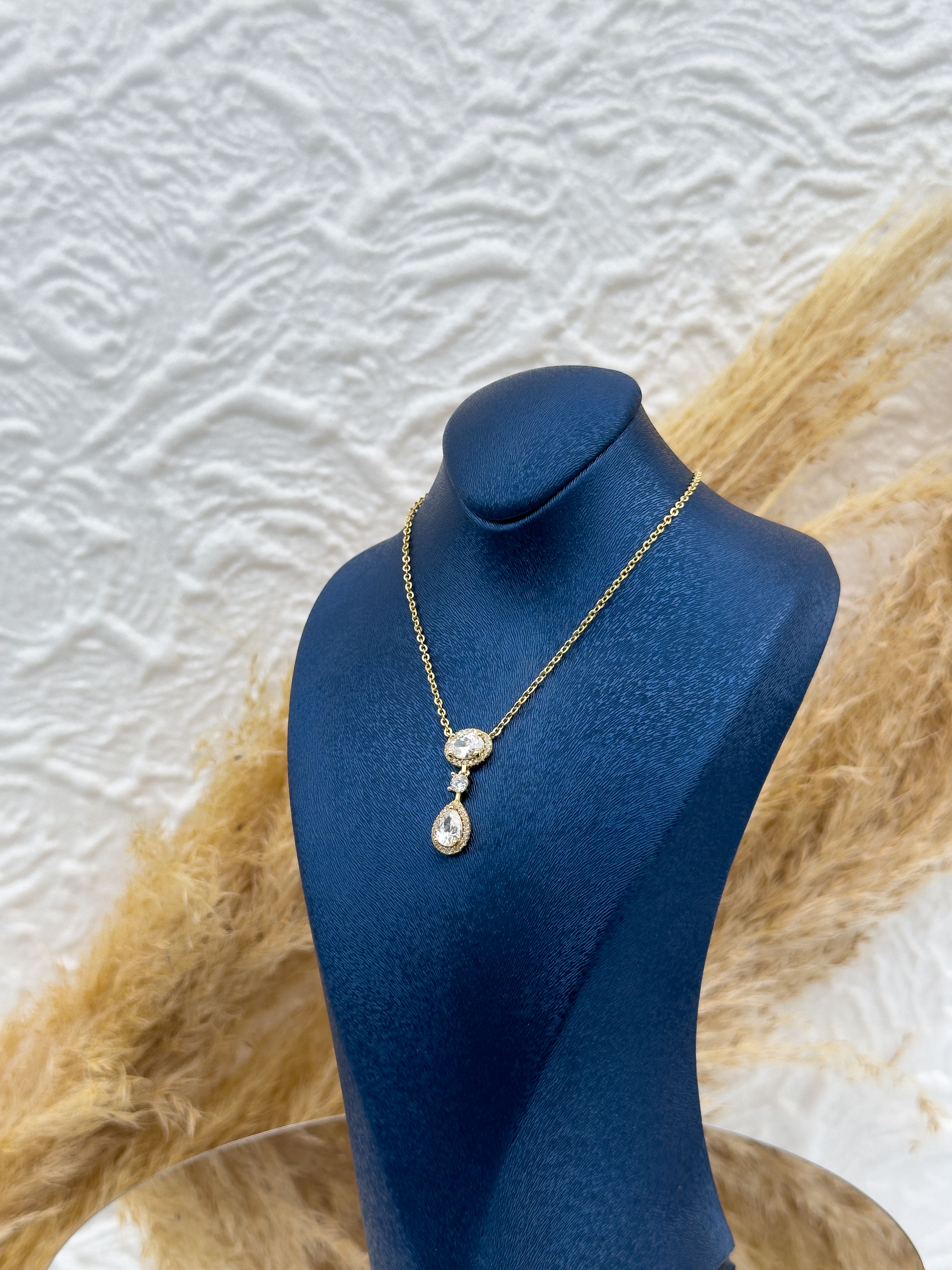 925 Ayar Gümüş Gold Renk Damla Kesim Taşlı Zarif Kadın Kolye